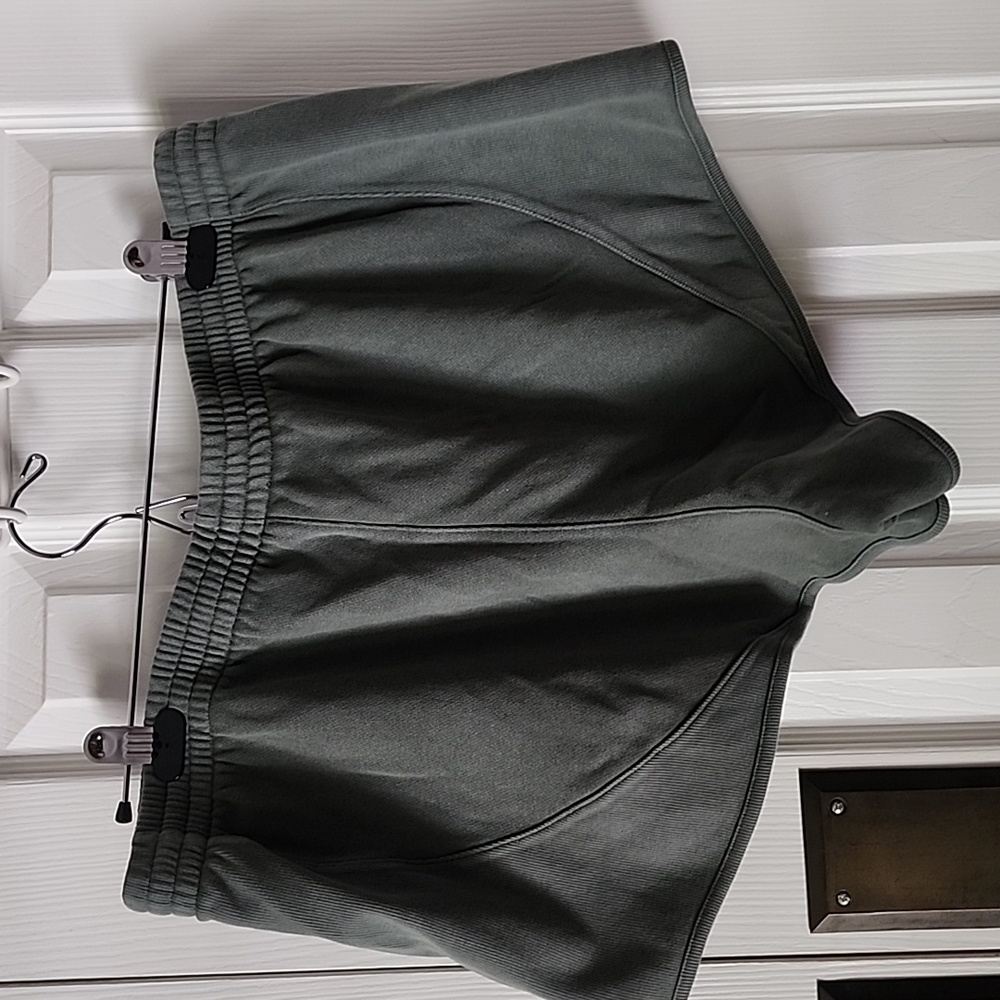 Pink Victoria's SecretIvy Fleece Curved Hem Shorts. Size: XL - Picture 6 of 7